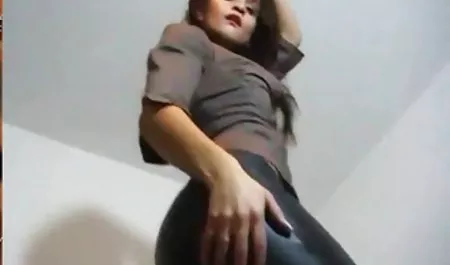 أمي سكسي عربي جديد 2018 يحب أن تمتص الديك