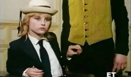 أنا غير مهتم في ملابس سكسي عربي جديد داخلية مثيرة فتاة جميلة..