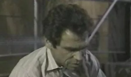 في سن المراهقة, في جديد عرب نار سن المراهقة أسود, المال