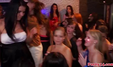 تمتد افلام سكس مترجم للعربية بالكامل جديدة مهبلي